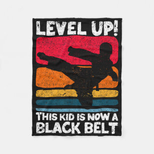 Level Up Dieses Kind ist jetzt ein schwarzer Gürte Fleecedecke