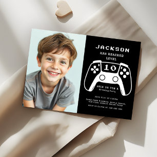 Level Up Gamer Boys Schwarze Geburtstagsfeier Foto Einladung
