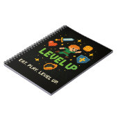 Level Up Gamer Notebook – Retro Pixel Gaming Style Notizblock (Linke Seite)
