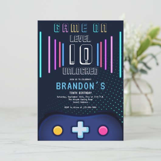 Level-Up Video-Game-Controller jedes Jahr zum Gebu Einladung (Stehend Vorderseite)