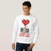Level Up Your Love, Retro Pixel Gaming Design Sweatshirt (Vorne ganz)