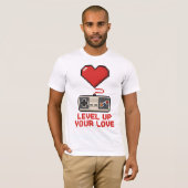 Level Up Your Love, Retro Pixel Gaming Design T-Shirt (Vorne ganz)
