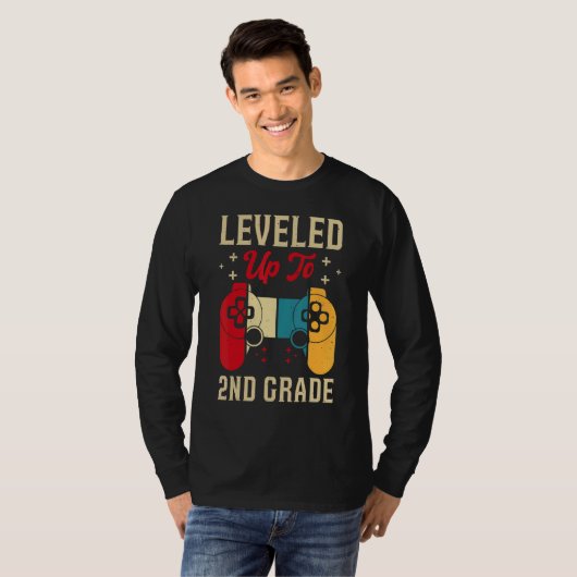 Leveled Up To 2nd Grade Gamer Back To School First T-Shirt (Vorne ganz)