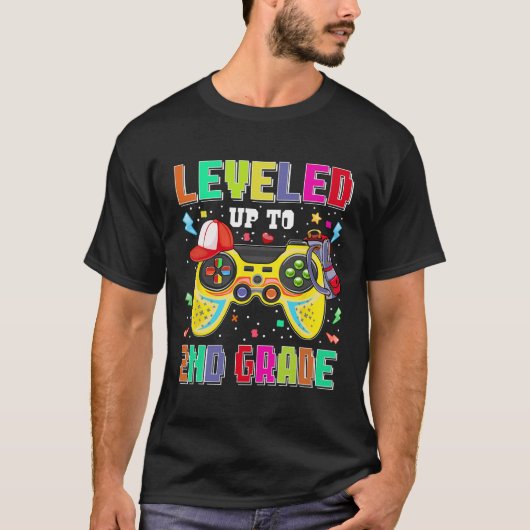 Leveled Up To 2nd Grade Gamer First Day Boys Ck To T-Shirt (Vorderseite)