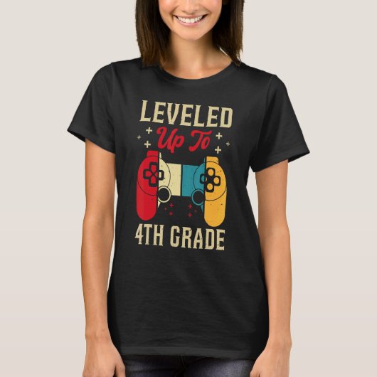 Leveled Up To 4th Grade Gamer Back To School First T-Shirt (Vorderseite)
