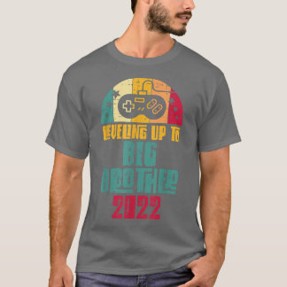 Leveling Up Big Brother 2022 Game Controller Pregn T-Shirt