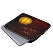 Levitate Pumpkin - Stillleben Laptopschutzhülle (Vorne Knopf)
