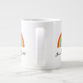 LGBT-Herzen und Regenbogen Jumbo-Tasse (Rückseite)