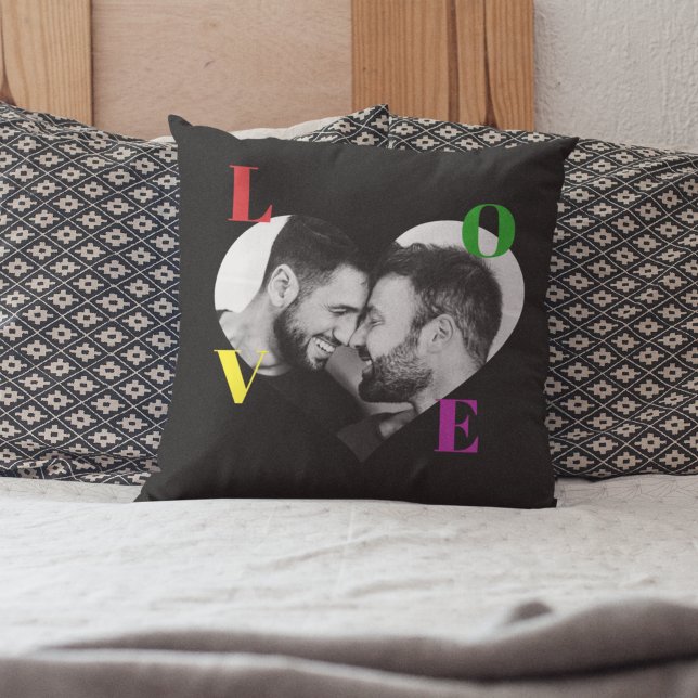 LGBT-LIEBE-Buchstaben Schwarz-Weiß-Foto Kissen (Von Creator hochgeladen)