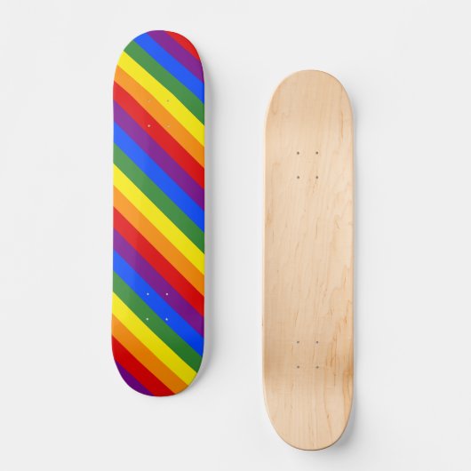 LGBT Pride Diagonal Rainbow Stripmuster Skateboard (Vorderseite)