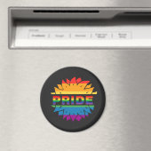 LGBT+Pride-Liebe. Blume mit Regenbogenfarben Magnet (In Situ (Geschirrspüler))