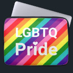 LGBT-Prix 8 Streifen Regenbogen Laptopschutzhülle<br><div class="desc">Liebe hat keine Grenzen. Feiern Sie den Juni Pride Month und zeigen Sie Ihre Unterstützung für die LGBTQ Community mit dem Gilbert Baker 8 Stripe Regenbogen Gay Pride Laptop Ärmel. Baker entwarf lila Farbtöne wie heiß rosa, rot, orange, gelb, grün, türkis, indigo und violett, um ein allumfassendes Symbol für die...</div>