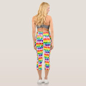 LGBT Rainbow Flag Textmuster Gay Pride LGBTQ Capri Leggings (Rückseite)
