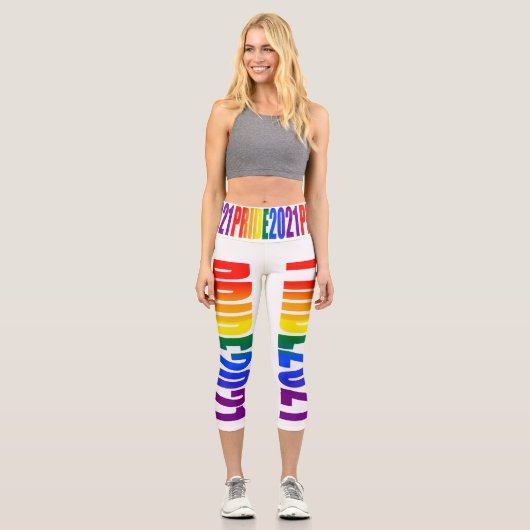 LGBT-Regenbogenflagge Text Gay Pride 2021 LGBTQ Capri Leggings (Vorderseite)