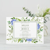 LGBTQ Blue Hydrangeas Floral Wedding Einladung (Stehend Vorderseite)