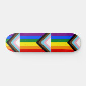 LGBTQ+-Flag für den Fortschritt Skateboard (Horizontal)