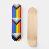 LGBTQ+-Flag für den Fortschritt Skateboard (Vorderseite)