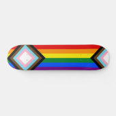 LGBTQ+-Flag für den Fortschritt Skateboard (Horizontal)