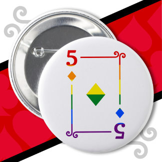 LGBTQ-Flag mit Karte mit 5 Karten, 5 Diamanten Button
