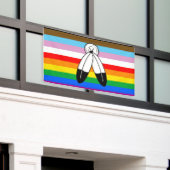 LGBTQ+-Fortschrittsflagge mit zwei Geistern Banner (Äußeres Gebäude)