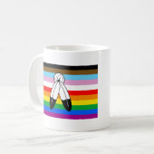 LGBTQ+-Fortschrittsflagge mit zwei Geistern Kaffeetasse (Vorderseite Links)