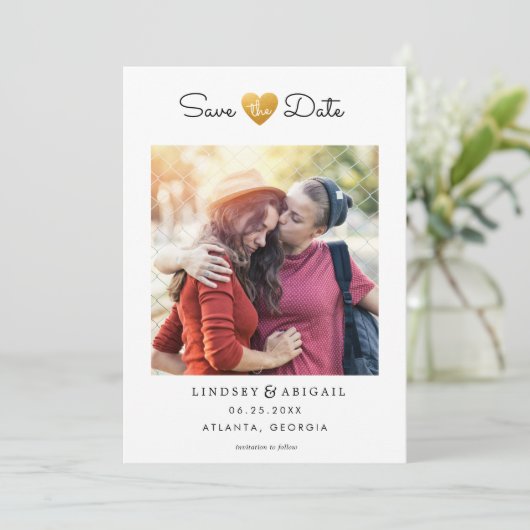 LGBTQ Goldenes Herz Save the Date mit Foto (Stehend Vorderseite)
