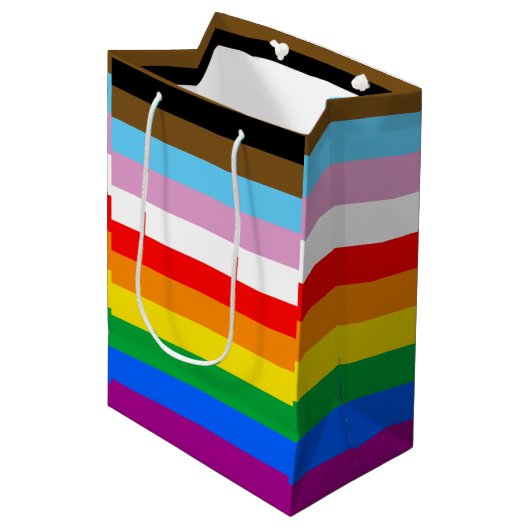 LGBTQ+ INKLUSIVE PRIDE FLAG MITTLERE GESCHENKTÜTE (Vorderseite Schrägansicht)