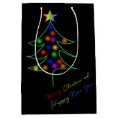 LGBTQ+ / Pride Rainbow Christmas Tree with Stars Mittlere Geschenktüte (Vorderseite)