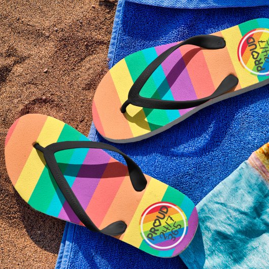 LGBTQ Pride rainbow flag heart Flip Flops Badesandalen