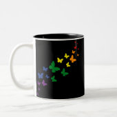 LGBTQ Rainbow Butterfly Trail Zweifarbige Tasse (Links)
