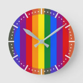 LGBTQ+-Regenbogenfarbenstreifen für den Monat der Runde Wanduhr (Vorderseite)