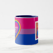 LGBTQAI Bisexuelles Flag mit Text Zweifarbige Tasse (Mittel)