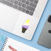 LGBTQIA+ Nicht binärer Stolz Soft Serve Eiscreme C Aufkleber (Laptop mit iPhone)