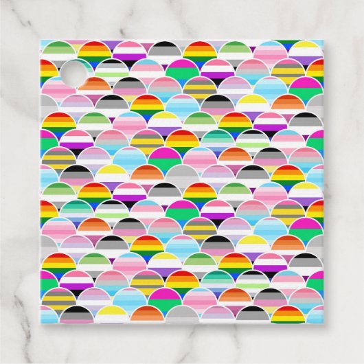 LGBTQIA+ Queer gewellte Pride-Flaggen-Fans Geschenkanhänger (Vorderseite)