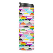 LGBTQIA+ Queer gewellte Pride-Flaggen-Fans Thermosbecher (Nach rechts gedreht)