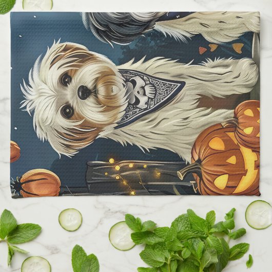 Lhasa Apso Halloween Spooky Geschirrtuch (Gefaltet)