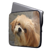 Lhasa Apso Hund im Garten Laptopschutzhülle (Vorderseite Links)