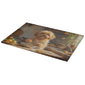 Lhasa Apso Kochen in der Küche Schneidebrett (Ecke)