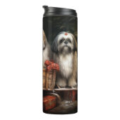 Lhasa Apso Snowy Sleigh Weihnachtsdekor Thermosbecher (Nach rechts gedreht)