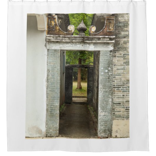 Li Garden Serie: Friedlicher Korridor Duschvorhang (Vorderseite)
