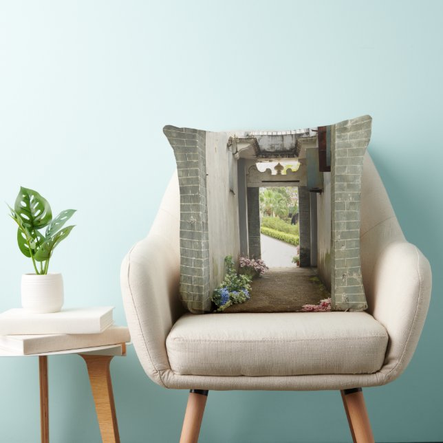 Li Garden Series: Blossoms & Echoes  Kissen (Stuhl )