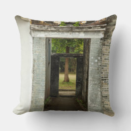 Li Garden Series: Corridors of Serenity  Kissen