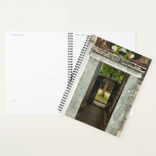 Li Garden Series: Through Ancient Gates Planner Planer (Anzeige)