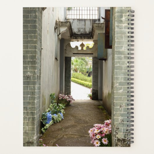 Li Garden Series: Through Ancient Gates Planner Planer (Rückseite)