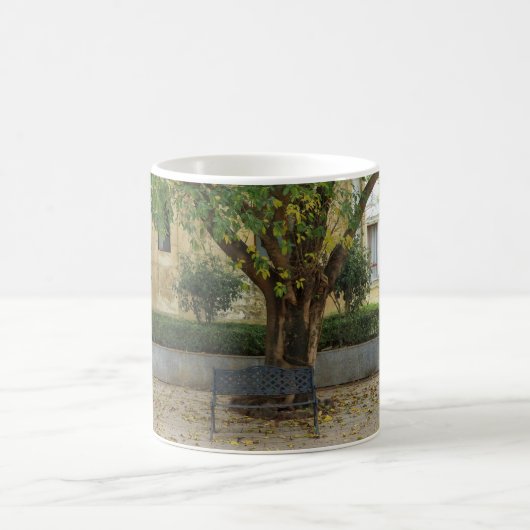 Li-Garten-Serie: Echos unter dem Baum Kaffeetasse (Mittel)