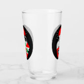 Libanonflagge und -karte im Gesicht eines Mädchens Glas (Links)