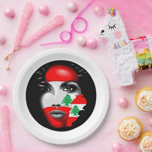 Libanonflagge und -karte im Gesicht eines Mädchens Pappteller (Party)