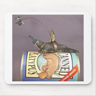 Libby auf einem platypus auf einem mousepad