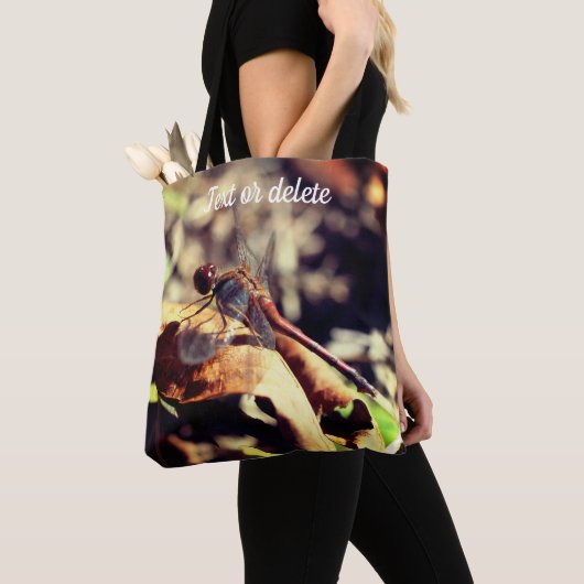 Libelle auf getrocknetem Blätter Nah Personalisier Tasche (Von Nahem)
