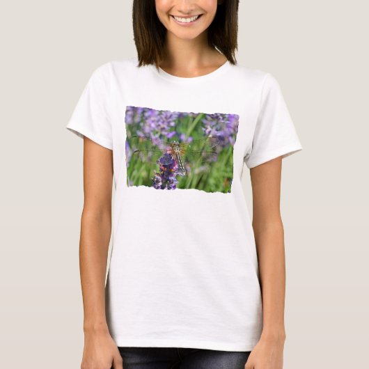 Libelle im Lavendel-Garten T-Shirt (Vorderseite)